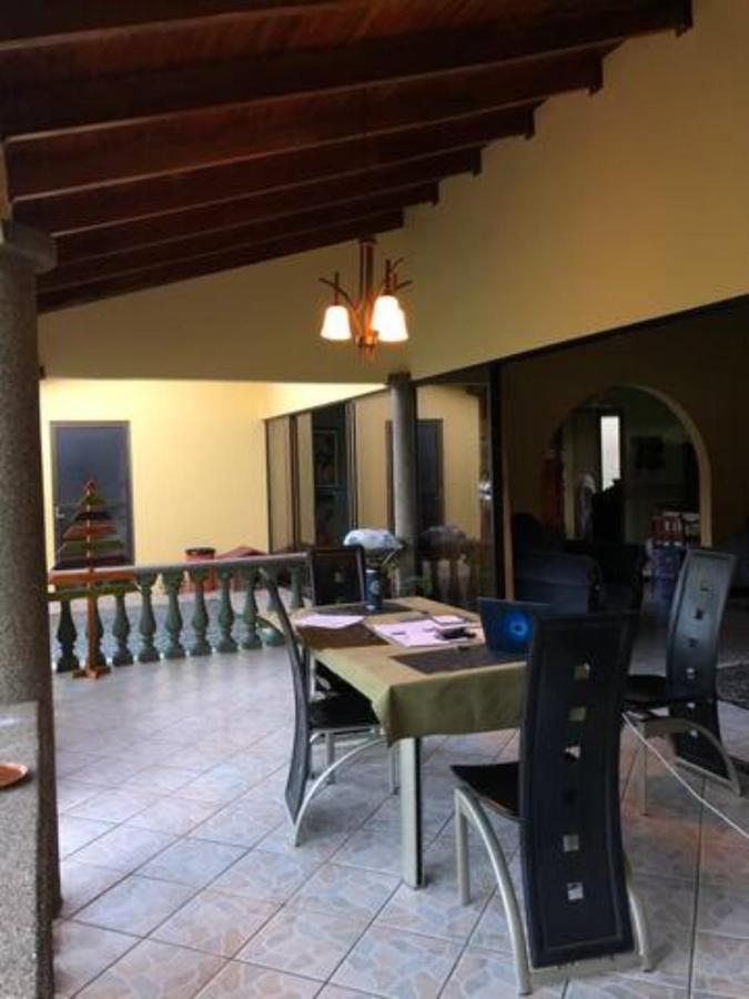 Linda Casa De Verano Con Amplias Zonas Verdes San Isidro De El General Exterior foto