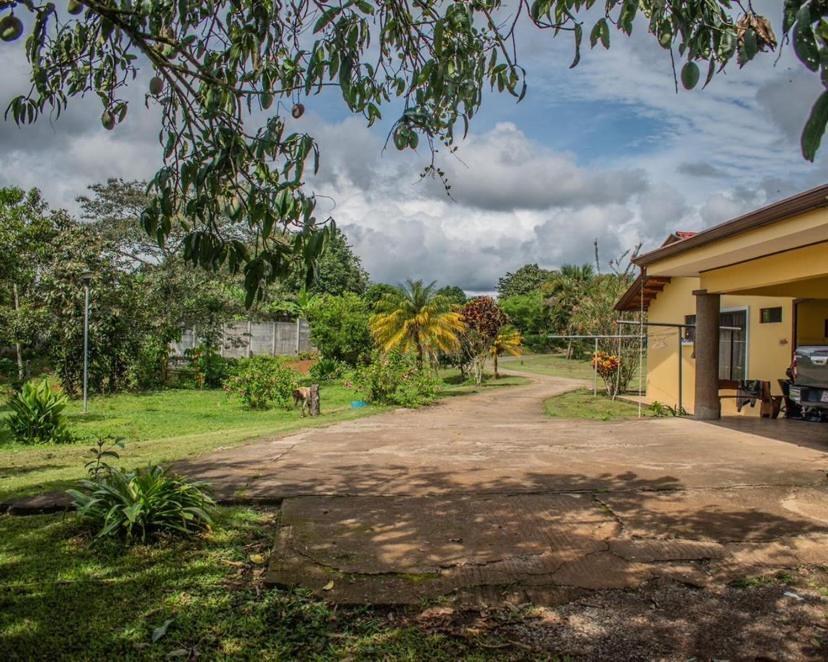 Linda Casa De Verano Con Amplias Zonas Verdes San Isidro De El General Exterior foto